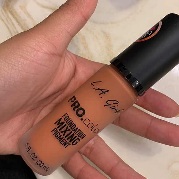 L.A. Girl foundation mixing pigment - Picture 2 of 5